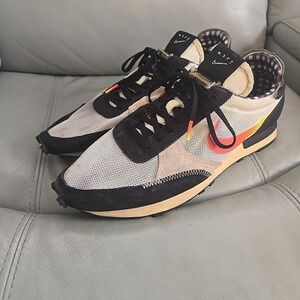 Nike Daybreak Type Fresh Black Summit White Crimson Men Sz 10.5 Shoes DJ5526-001